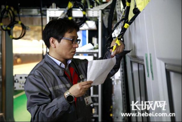 20180417-长城网-【幸福的奋斗者】郭鹞:用工匠精神打造“复兴号”动车组-长城原创4