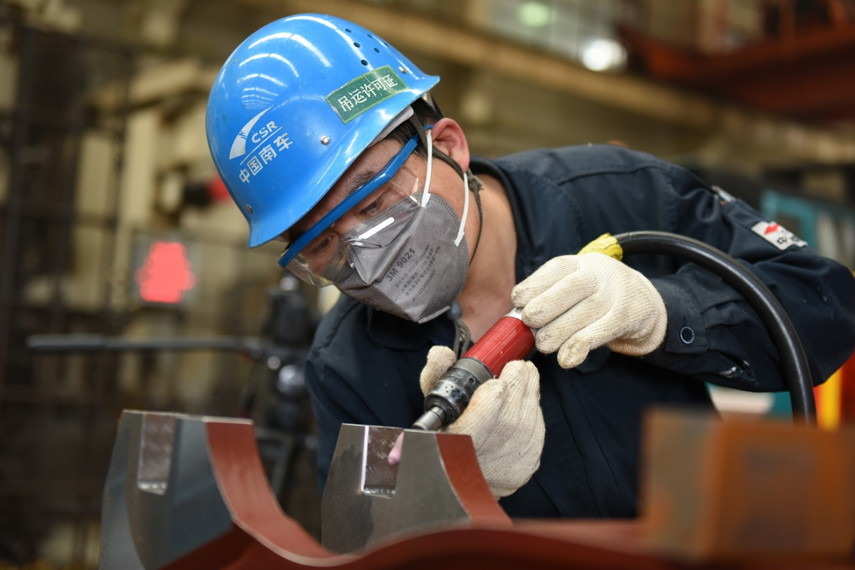 宁允展获“全国职工职业道德建设标兵个人”荣誉称号