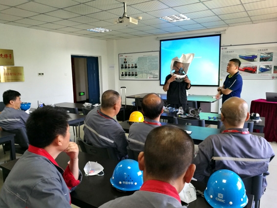 安全管理部组织正确佩戴劳动防护用品培训