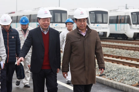 2017-2-2-成都铁路局副局长何明到公司调研