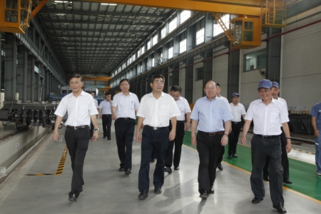 中国中车公司总裁奚国华一行到资阳公司考察调研