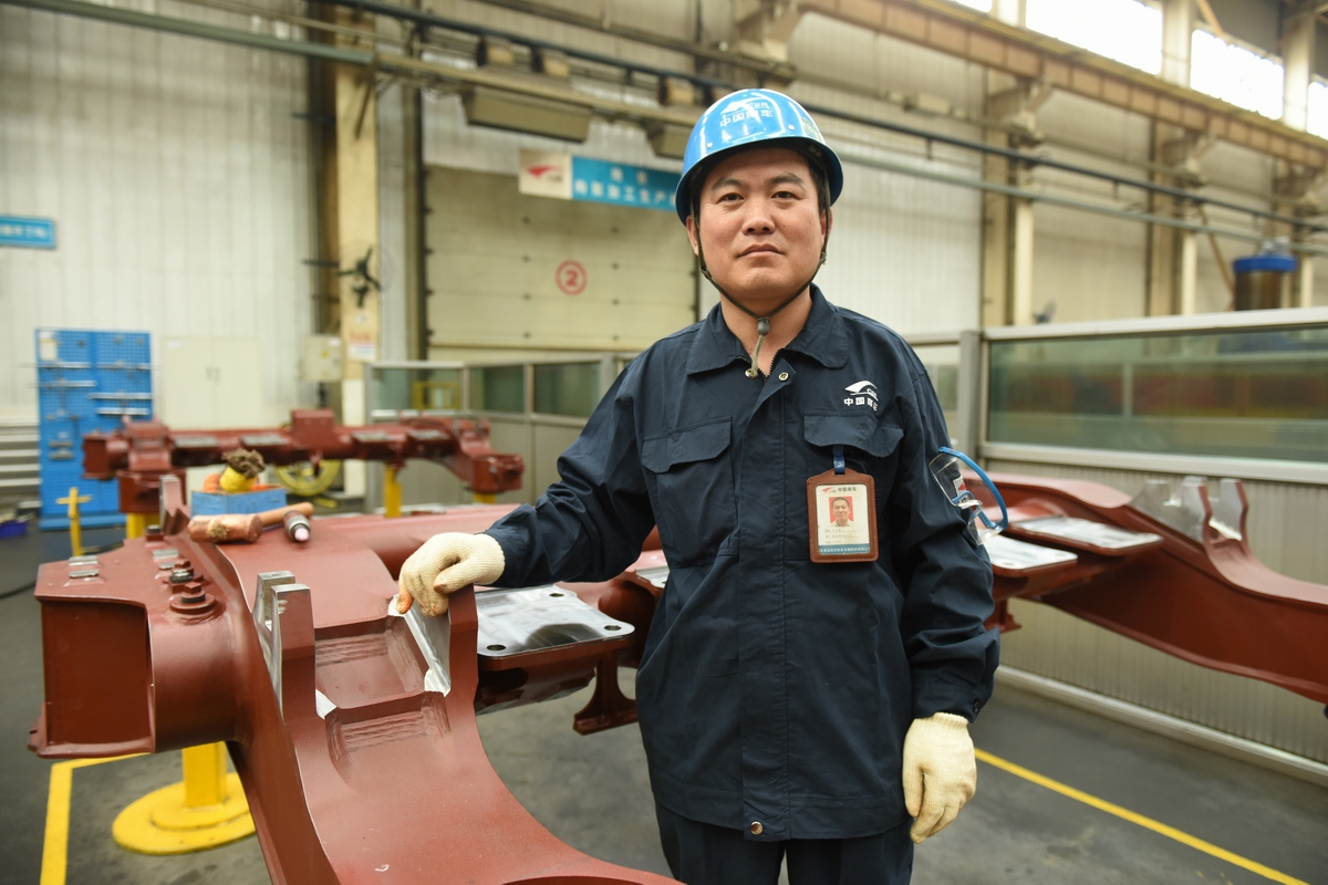 宁允展获全国职工职业道德建设标兵个人荣誉称号
