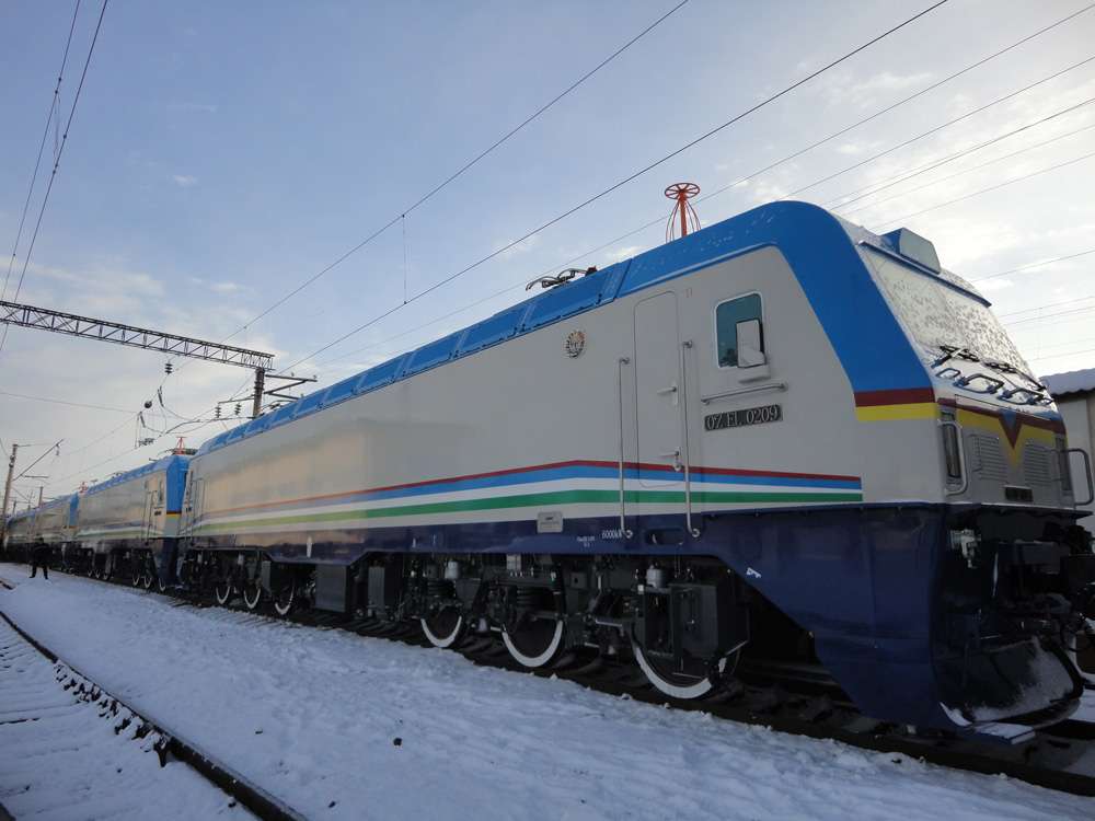 中国北车向中亚输出高寒火车头