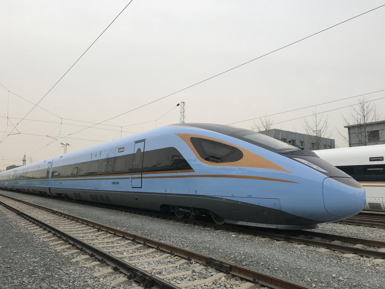 时速250公里复兴号CR300BF动车组