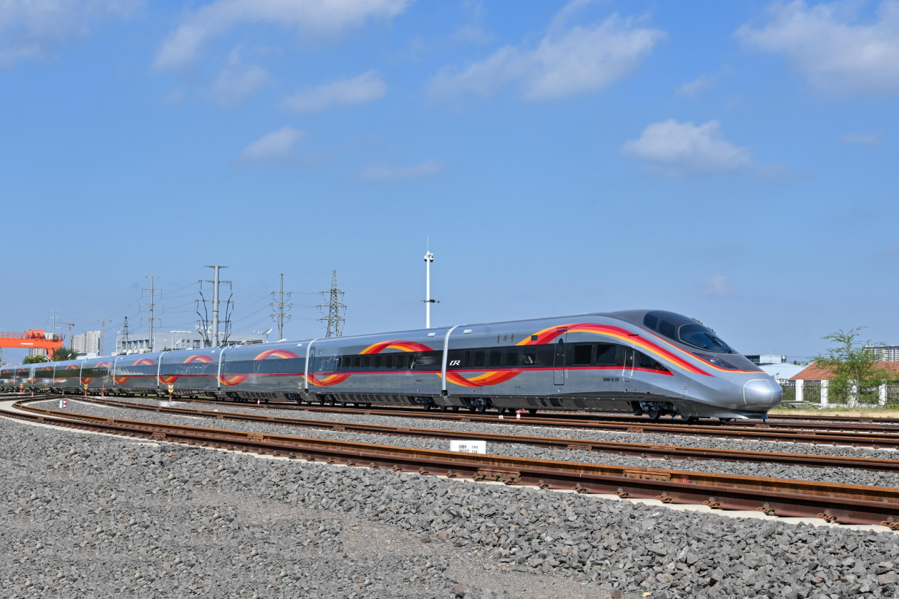 时速350公里复兴号CR400AF智能动卧列车