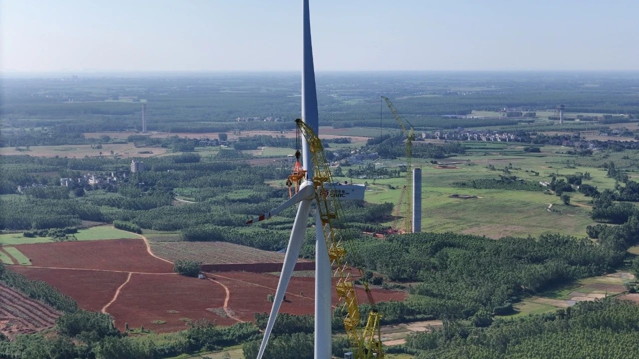 イジンデン O recorde mundial da torre de turbina eólica híbrida mais alta foi