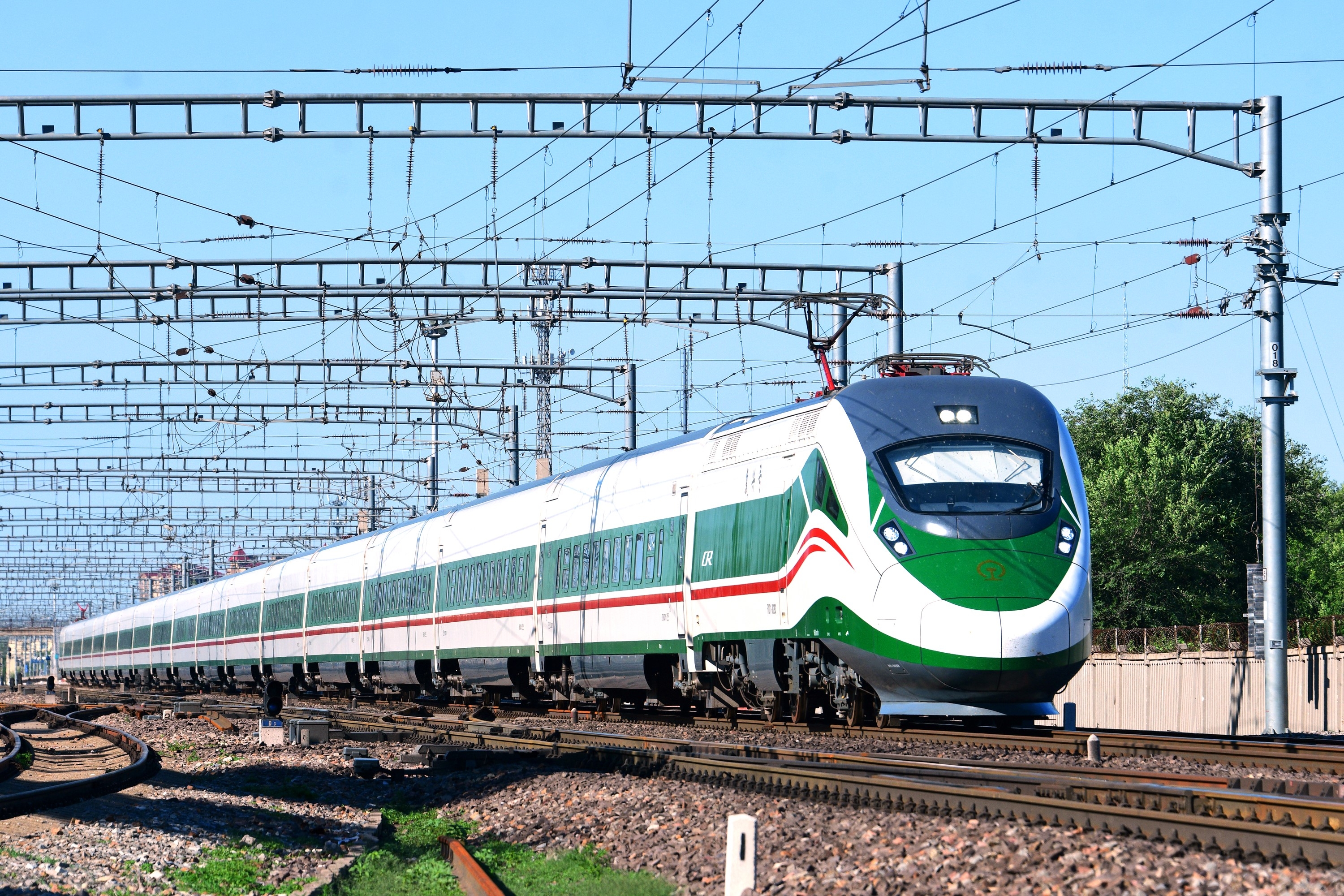 160km/h Power-concentrated EMU